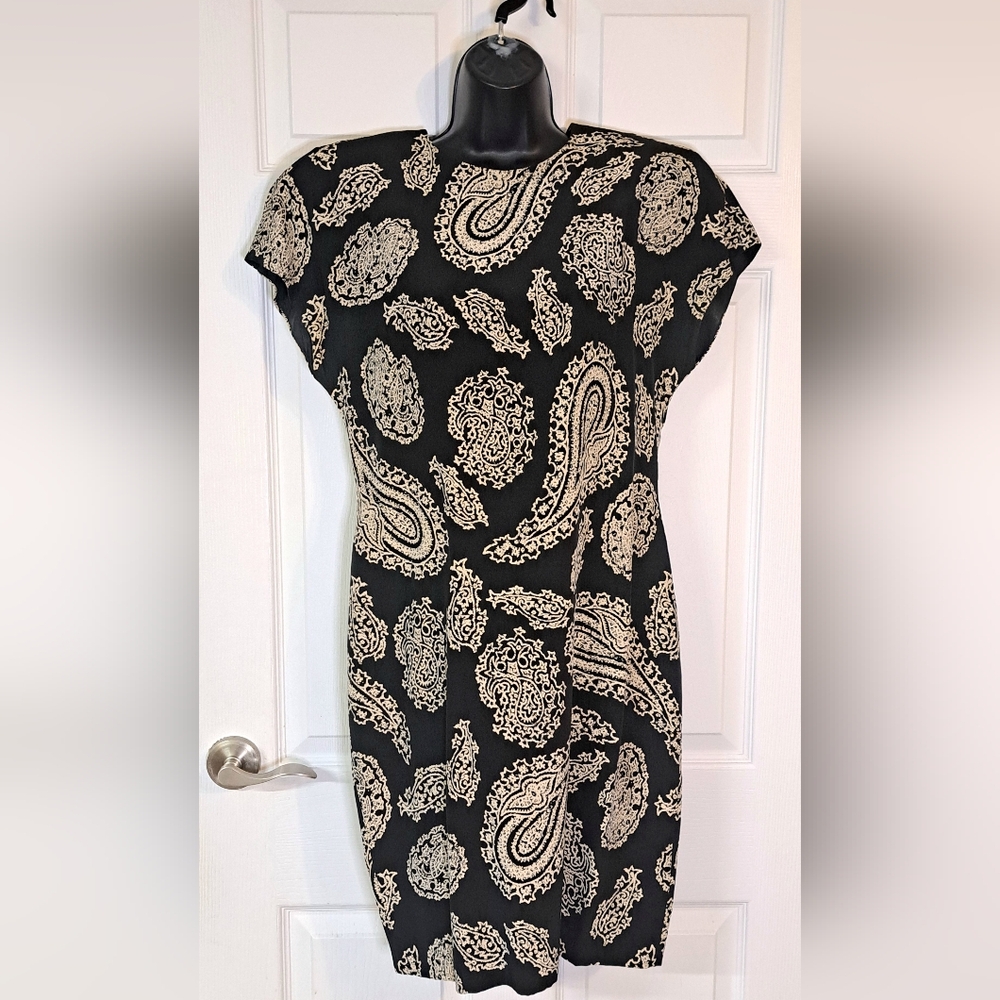 Maggy London Black and Tan Silk Cap Sleeve Dress